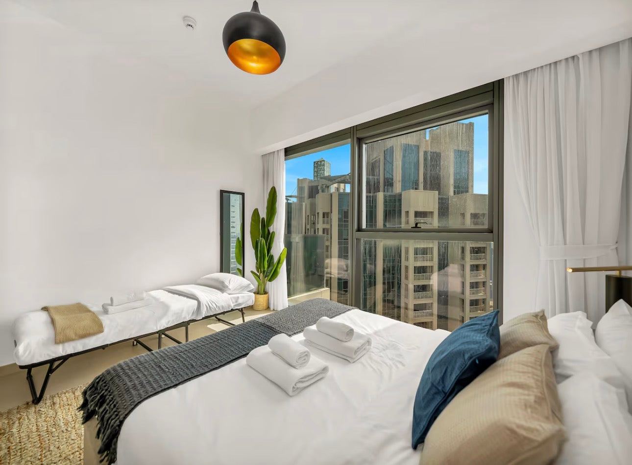 DXB Burj Khalifa (Special offer 2 nights for the price of 1 🇦🇪)