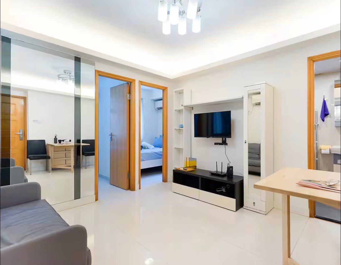 Wan Chai Holiday Home (10 Days Package, Hong Kong 🇭🇰)