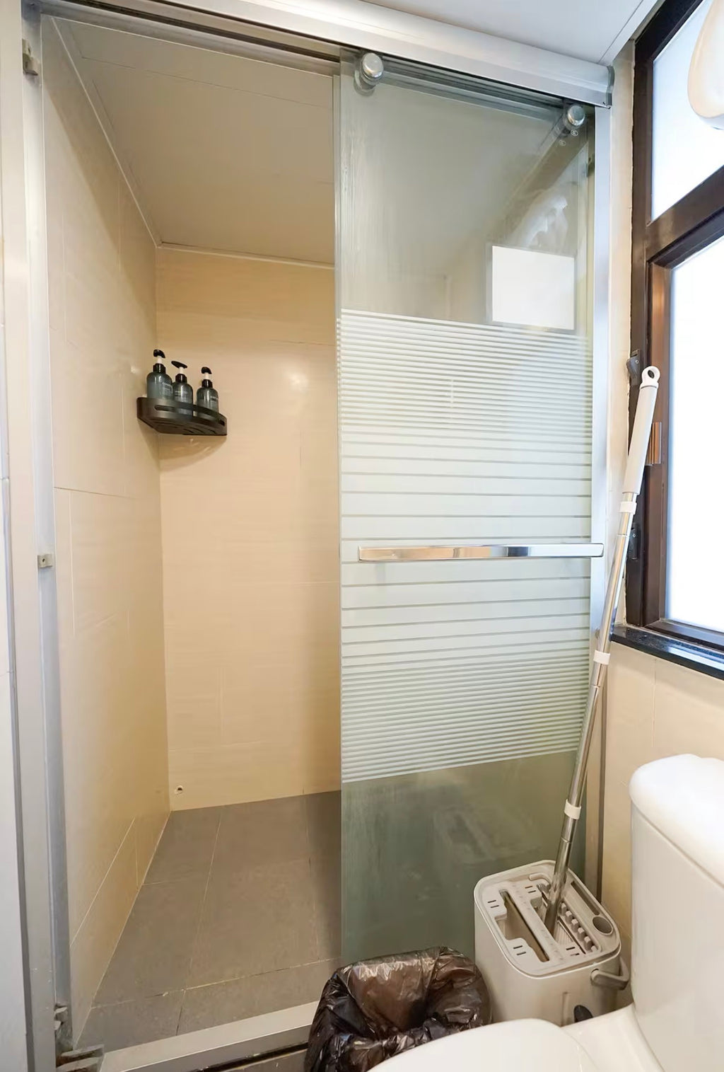 Wan Chai Holiday Home (10 Days Package, Hong Kong 🇭🇰)