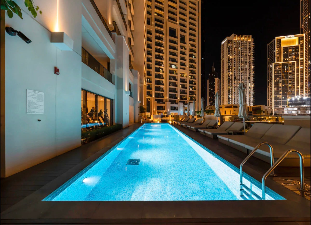 DXB Burj Khalifa (Special offer 2 nights for the price of 1 🇦🇪)