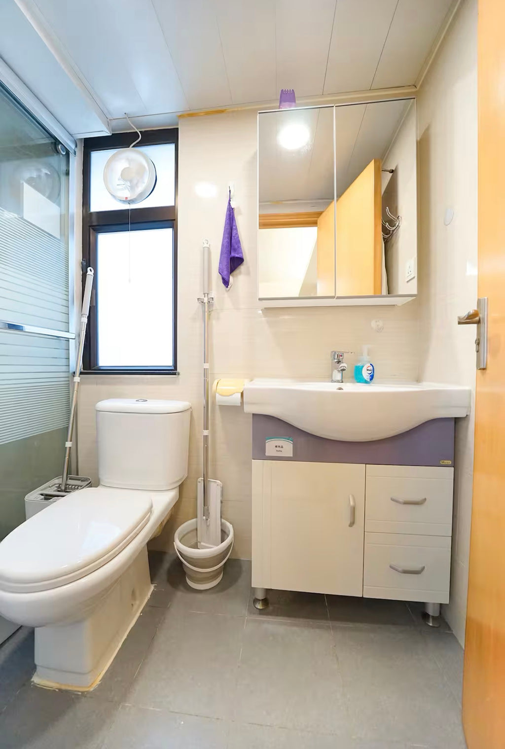 Wan Chai Holiday Home (10 Days Package, Hong Kong 🇭🇰)