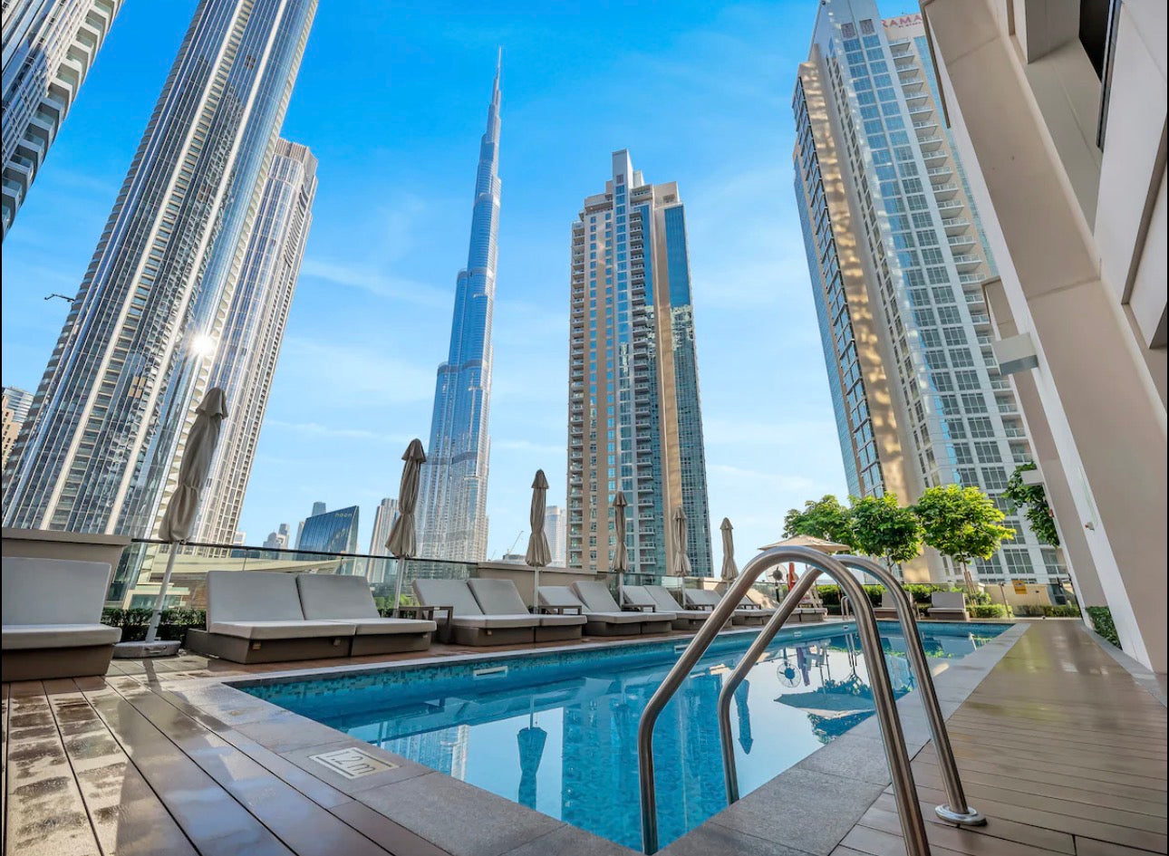 DXB Burj Khalifa (Special offer 2 nights for the price of 1 🇦🇪)